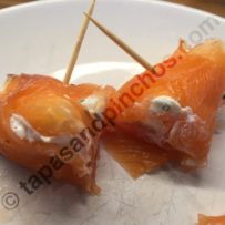 Salmon and Cream Cheese Pintxos (Rollitos de Salmon y Queso)